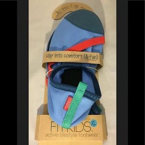 NEW! Fitkids Water Shoes Size XL Size 3 To 4.5